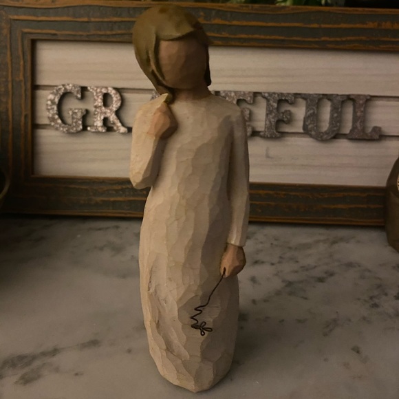 Willow tree figurine remember figurative sculpture